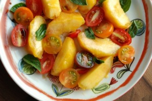 peach-tomato-salad